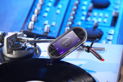 SamsungBEATDJ_M7600_4.jpg