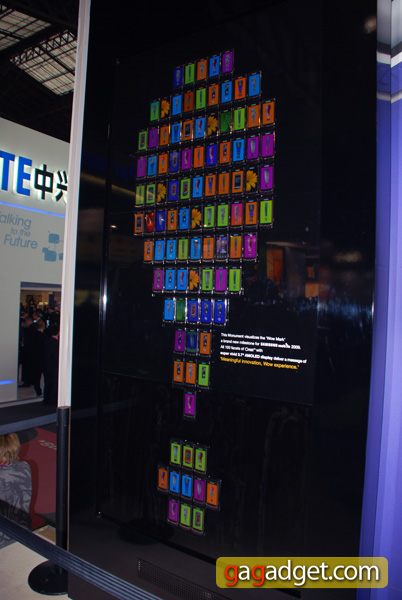SamsungUltraTouchStand01.jpg