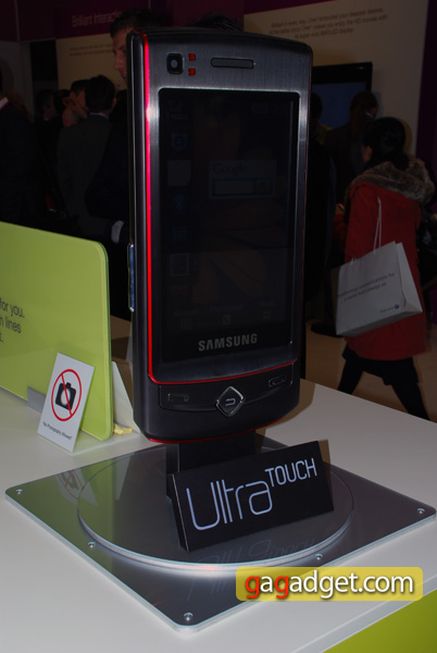 SamsungUltraTouchStand03.jpg