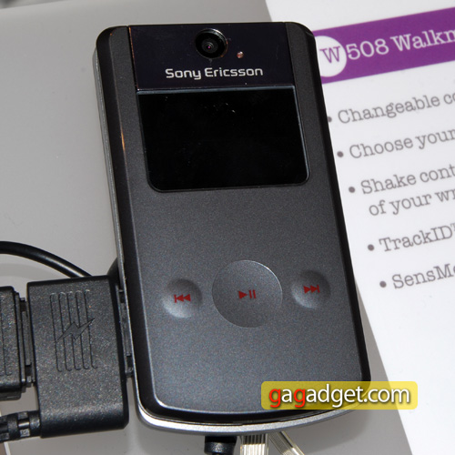 SonyEricssonW508_01.jpg