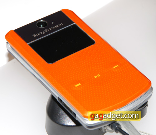 SonyEricssonW508_02.jpg