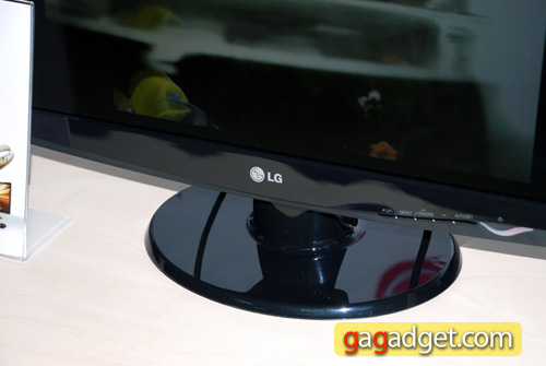 LG_W2243S_2.jpg