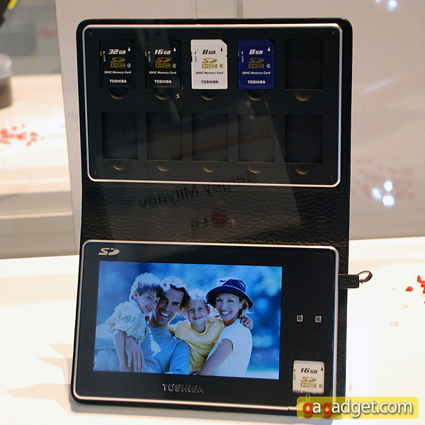IFA2009_Toshiba_05.jpg