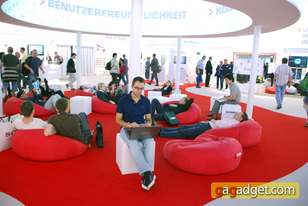 IFA2009_Toshiba_34.jpg