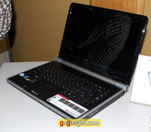 PB-Easynote-NJ65_03.jpg