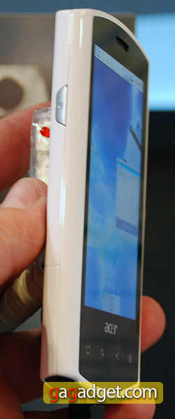 Acer_Liquid_e_04.jpg