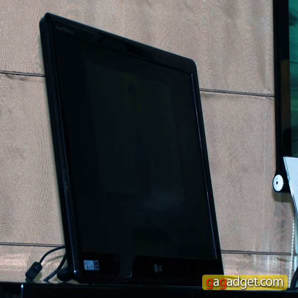 LG_E50_08.jpg