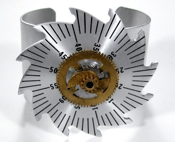 SteampunkBraceletSawtooth03.jpg