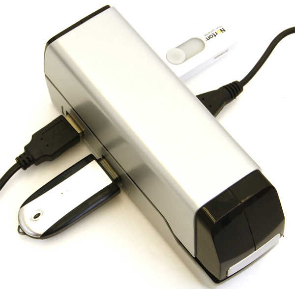 ThankoStaplerUSBHub04.jpg