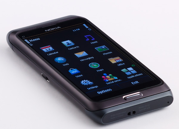 NokiaE7_03.jpg