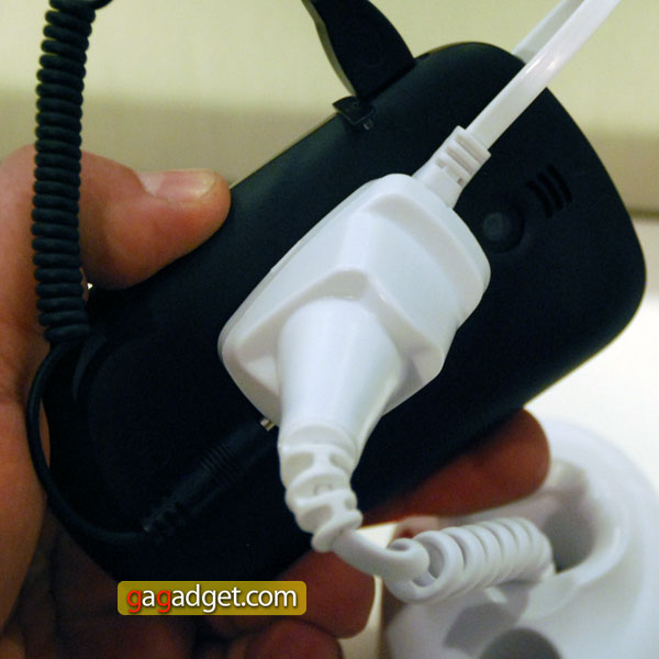 LG_T500_03.jpg