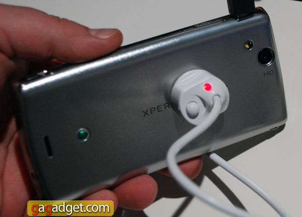 SonyEricssonArc_02.jpg