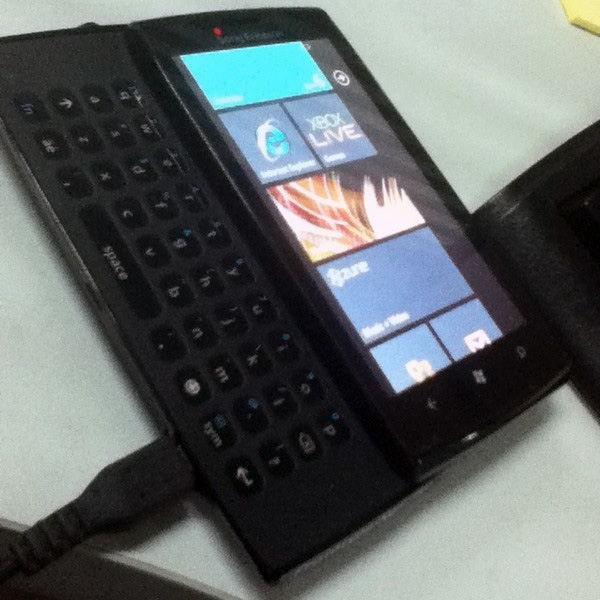 SonyEricssonWP7_03.jpg