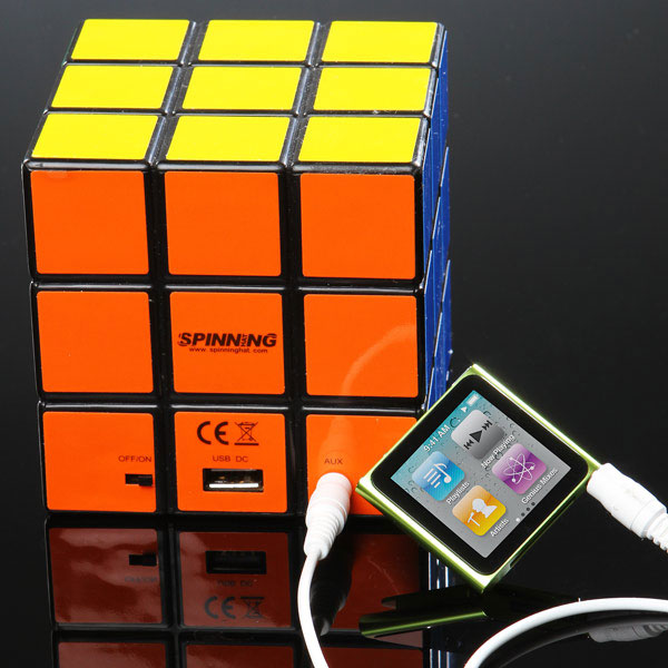 RubikCubeSpeaker02.jpg