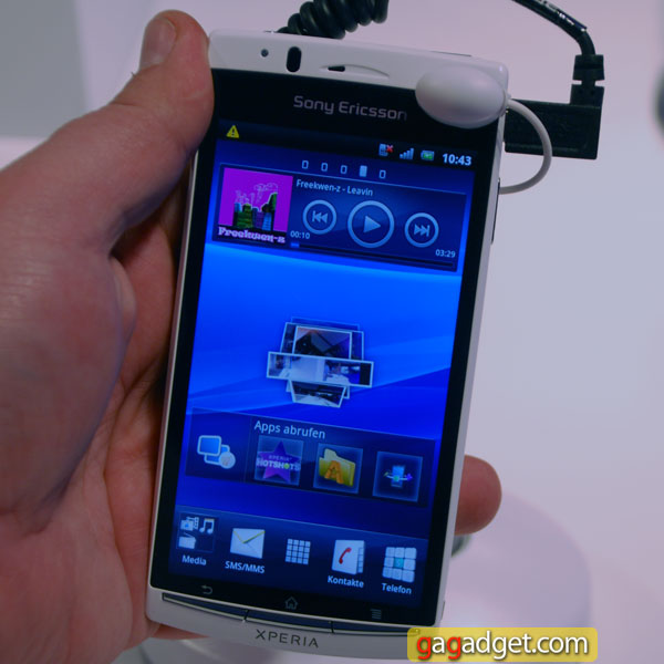 SonyEricssonXperiaArcS_01.jpg