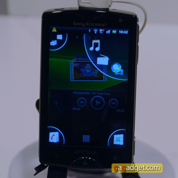 SonyEricssonXperiaMini_02.jpg