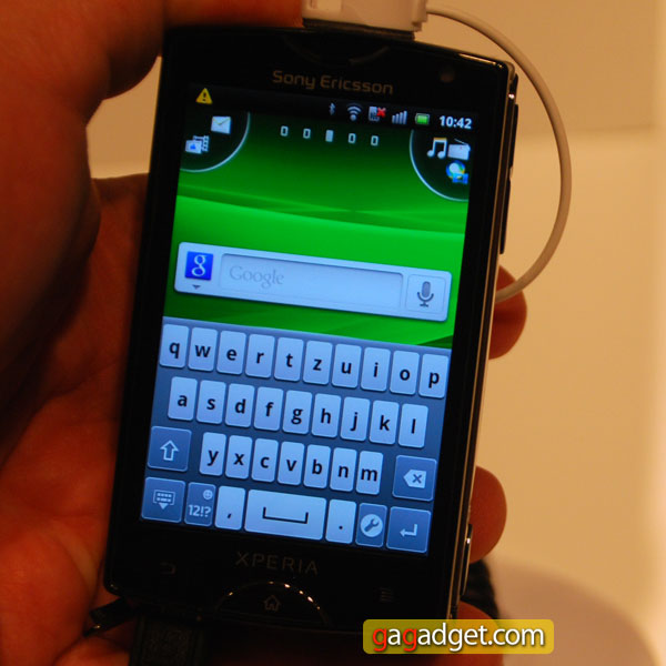 SonyEricssonXperiaMini_03.jpg