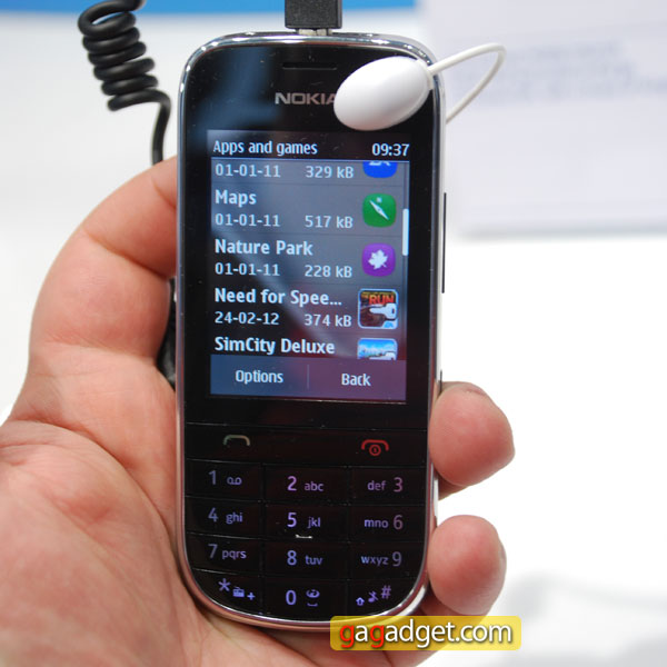 NokiaAsha202_01.jpg