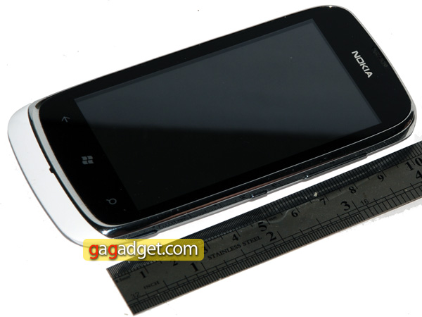 NokiaLumia610_01