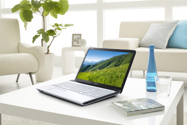 VAIO_E_09.jpg