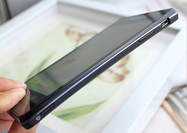 SonyXperiaLT29i_04.jpg