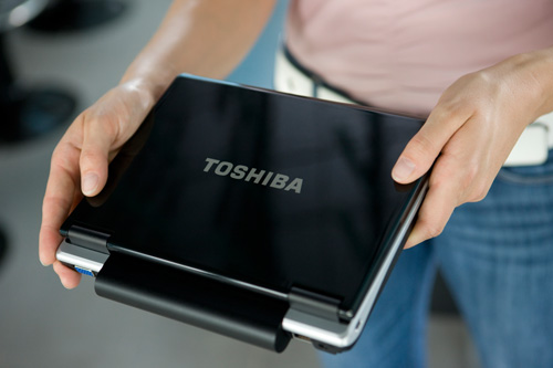 Toshiba_NB100_1.jpg
