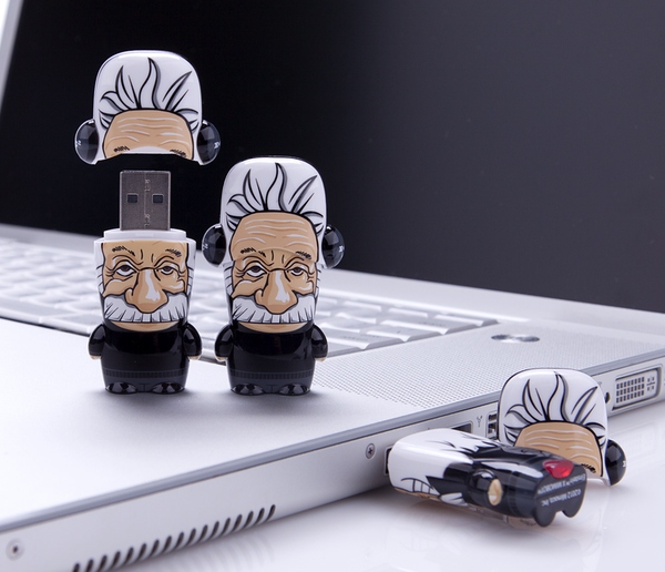 Emcee2Einstein_laptop.jpg