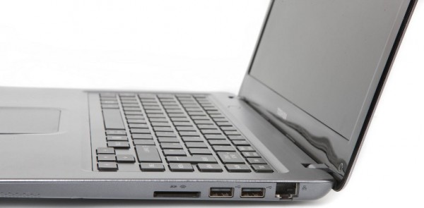 Toshiba-U820-2.jpg