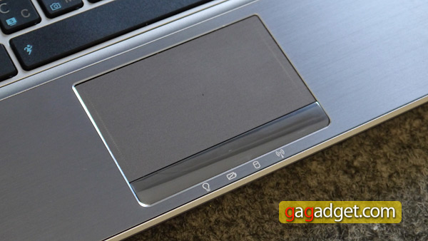 AsusU40SD_touchpad.jpg
