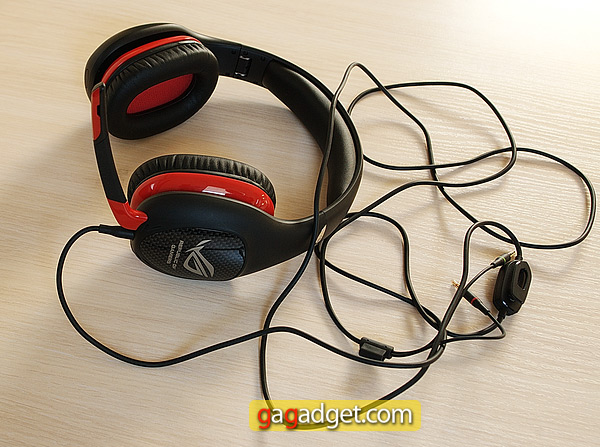 Headphones_fiddle_Micro.jpg