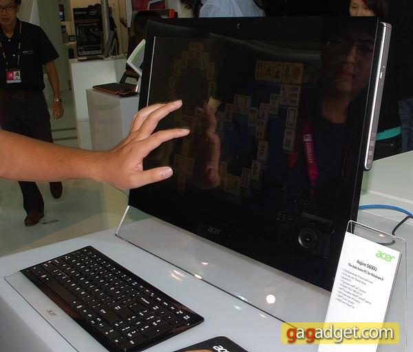 AcerAspire5600U_02.jpg