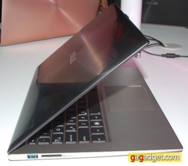 AsusZenbookPrimeUX32_02.jpg