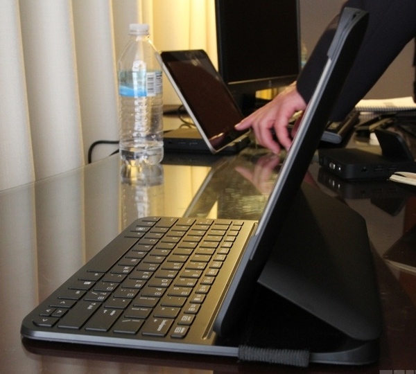 HP_ElitePad_900_19.jpg