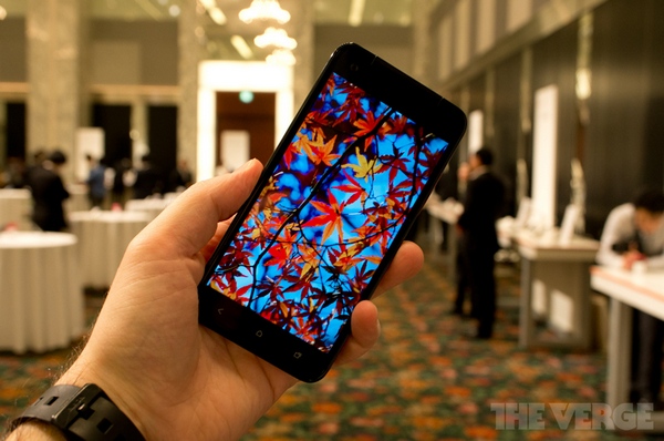 HTC_J_Butterfly_4.jpg