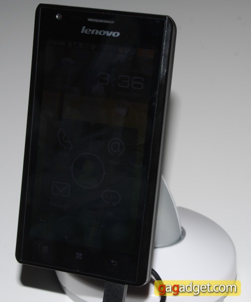 LenovoK800_01.jpg