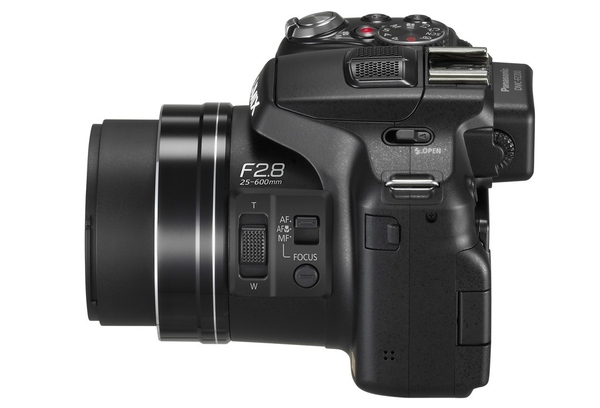 Panasonic_Lumix_DMC-FZ200_4.jpg