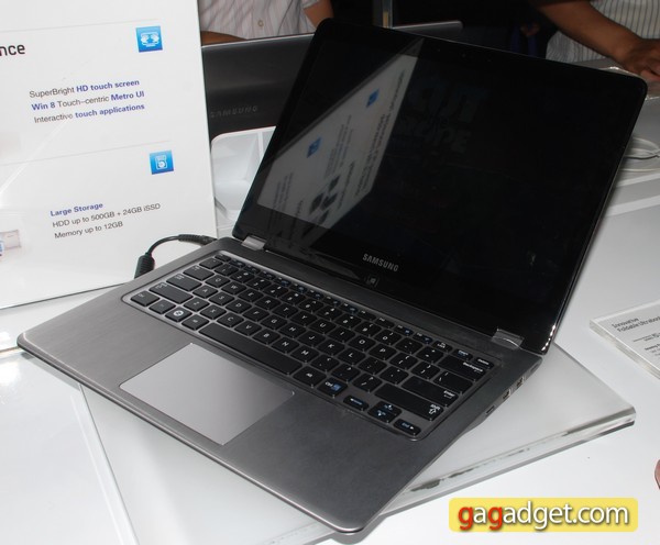 SamsungFoldableUltrabookSeries5_03.jpg