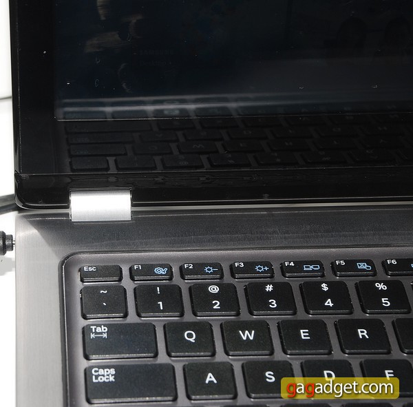 SamsungFoldableUltrabookSeries5_06.jpg