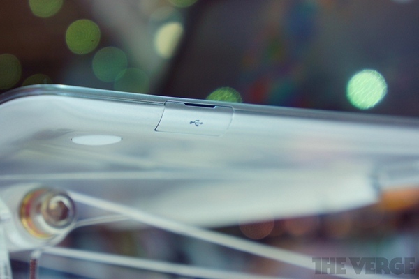 Samsung_Series5__Hybrid_05.jpg