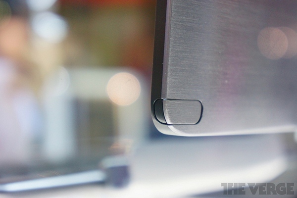 Samsung_Series5__Hybrid_06.jpg