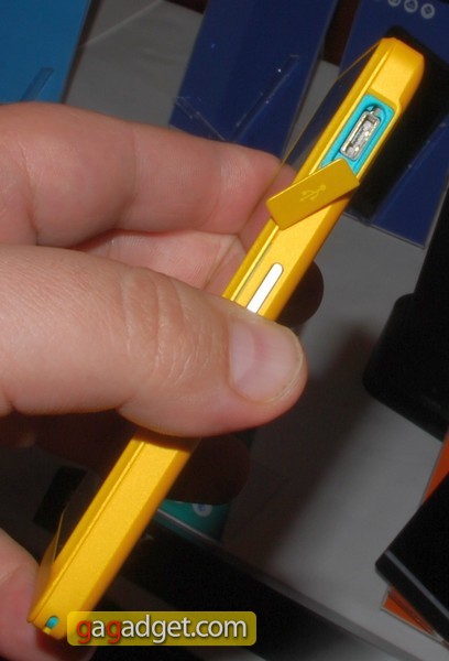 SonyXperiaGo_06.jpg