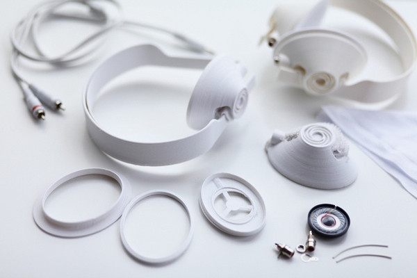 headphones_2.jpg