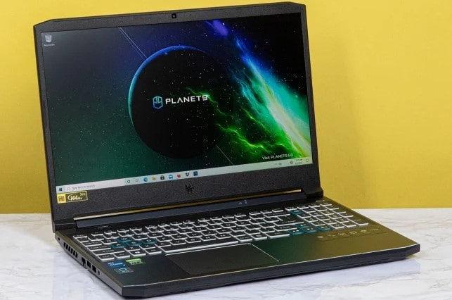 Acer Predator Helios 300 laptop for tuning cars