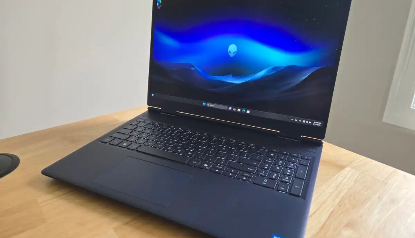 Alienware 16 Aurora gaming laptop under 1500