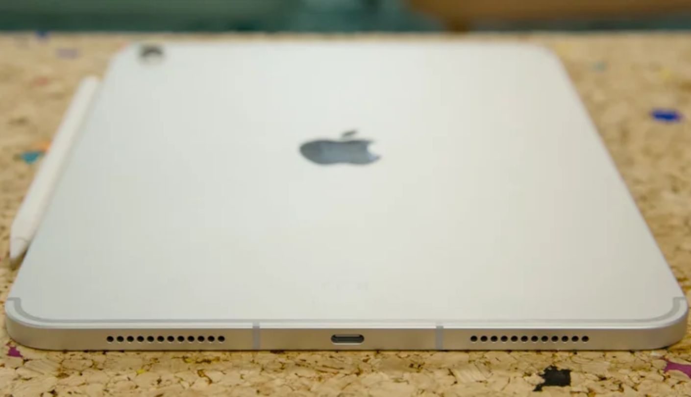 Apple iPad 11-inch A16 senior friendly tablet