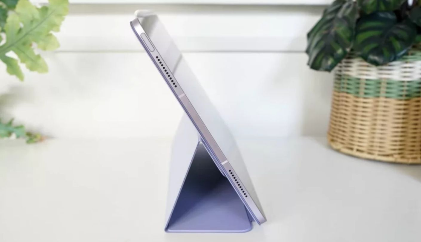 Apple iPad Air 11-inch M4 tablet for streaming Netflix