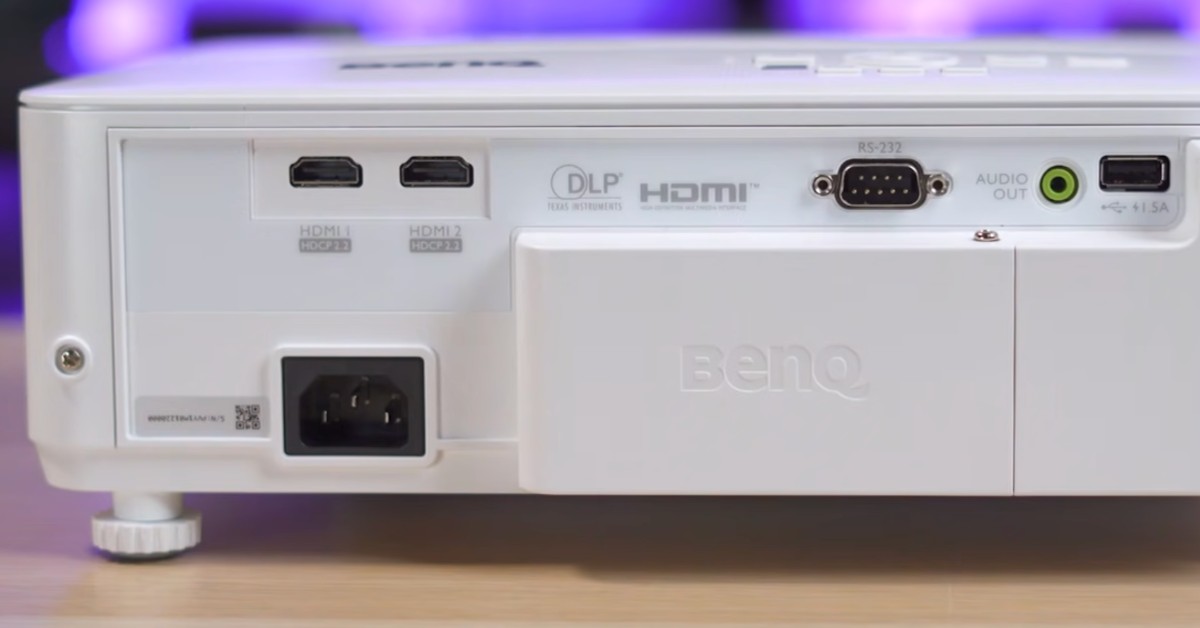 BenQ TK700STi 4K best projector for skytrak