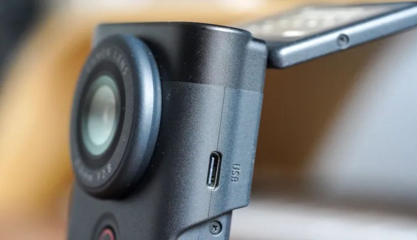 Canon PowerShot V10 camera for vlogging beginners