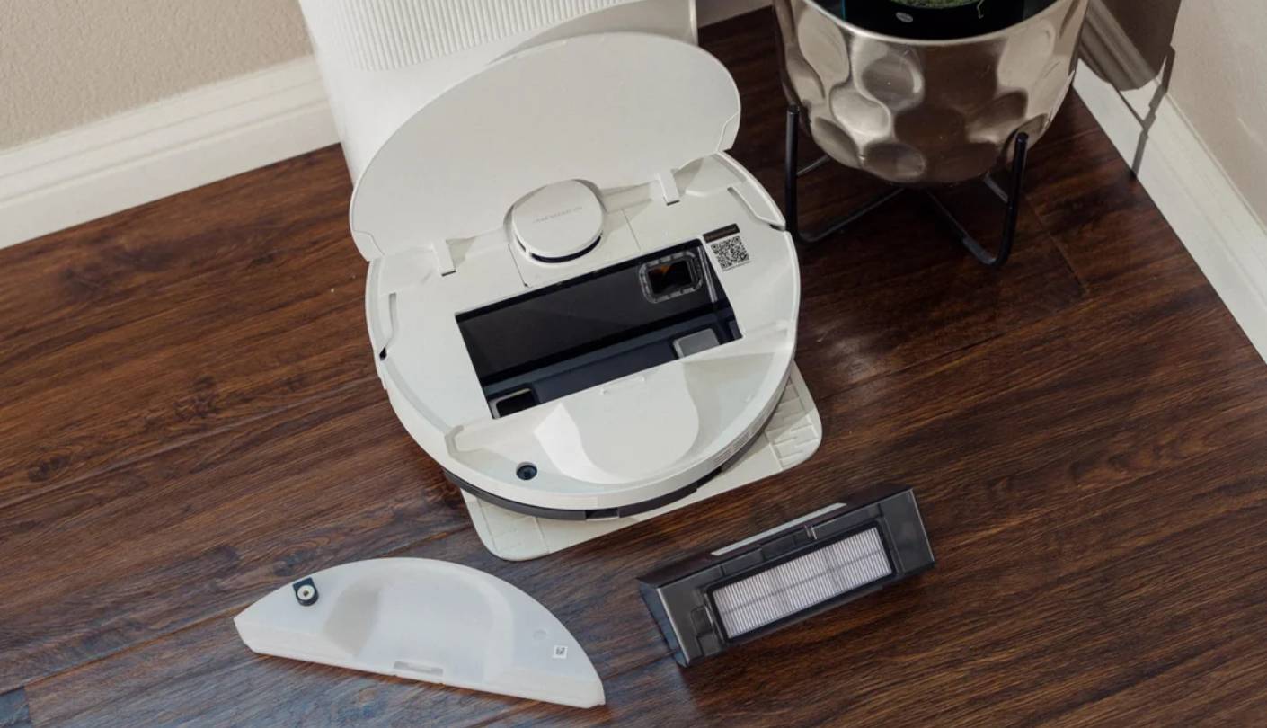 DREAME D20 Plus robot vacuum under $400