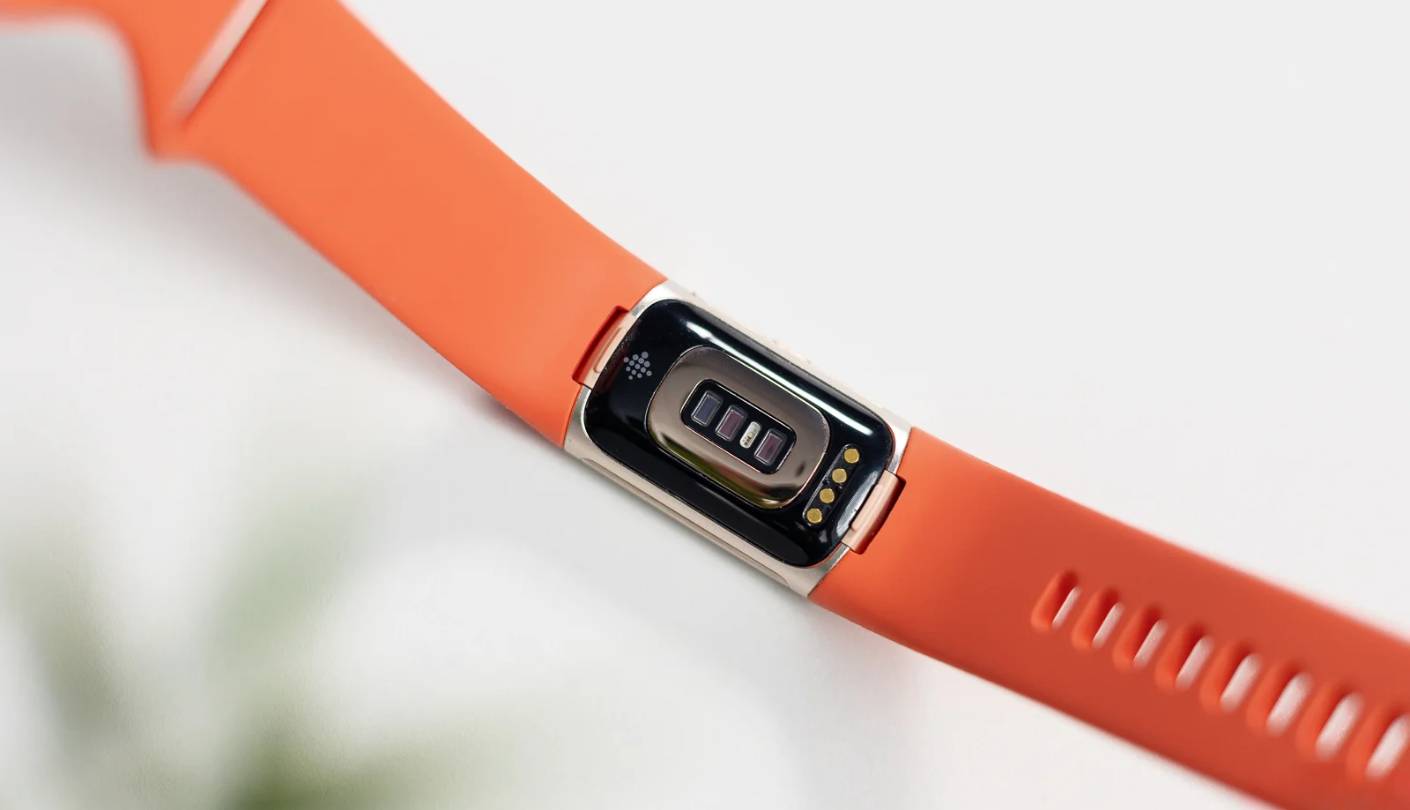 Fitbit Charge 6 easy to use fitness tracker